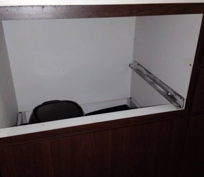 Replace Drawer Fitting At Jalan Leban