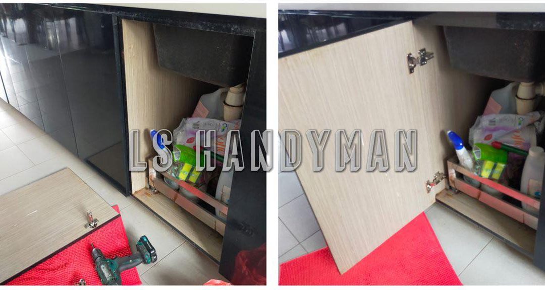 Replace hinges At Jalan Teck