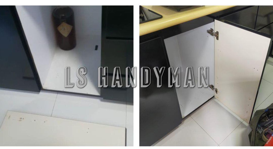 Replace hinges at Seletar green view